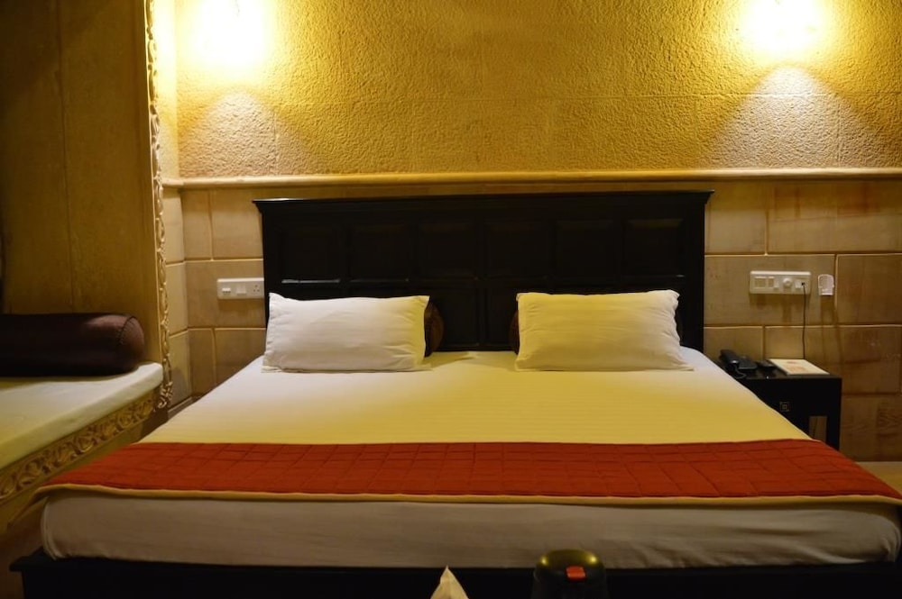 Hotel Jessulkot 10/28