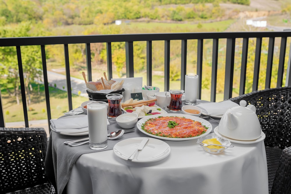 Shabran Wellbeing Resort 61/74