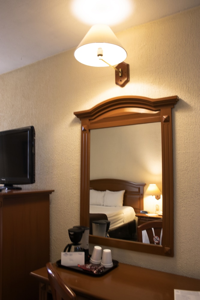 Santa Irene Hotel Guadalajara 24/26