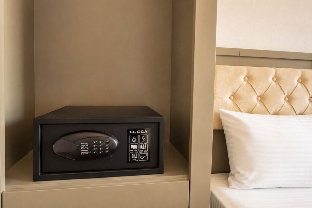 Mayer Hotel 24/48