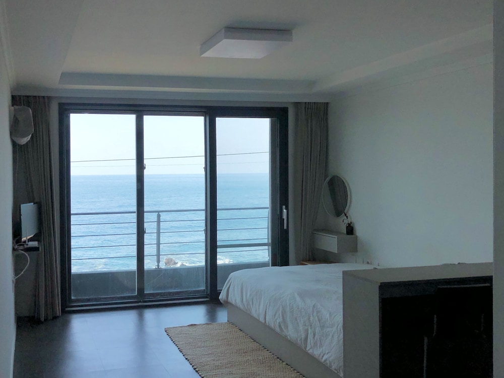 ROOM, DOUBLE BED, OCEAN VIEW