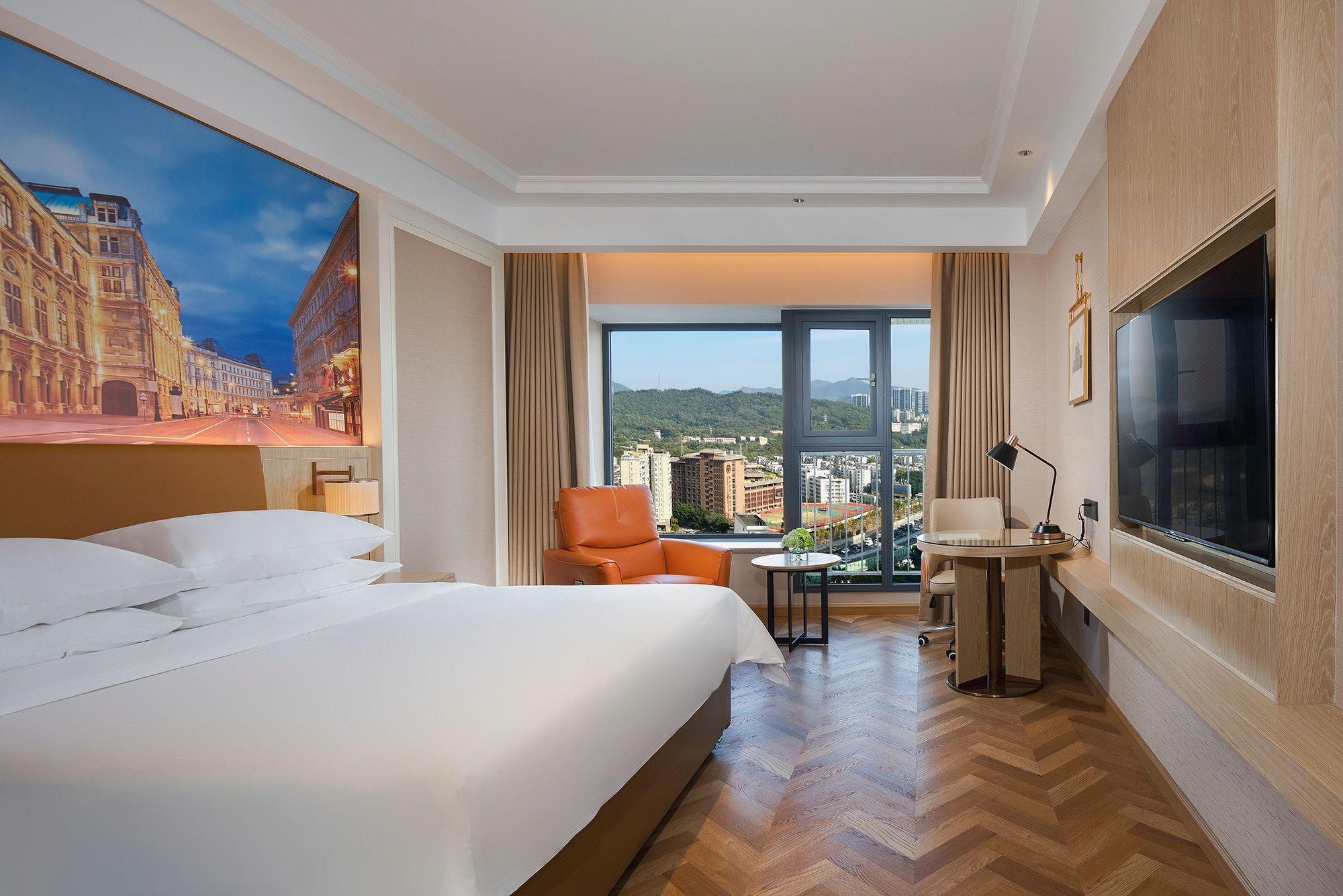 ROOM, DOUBLE BED, CITY VIEW