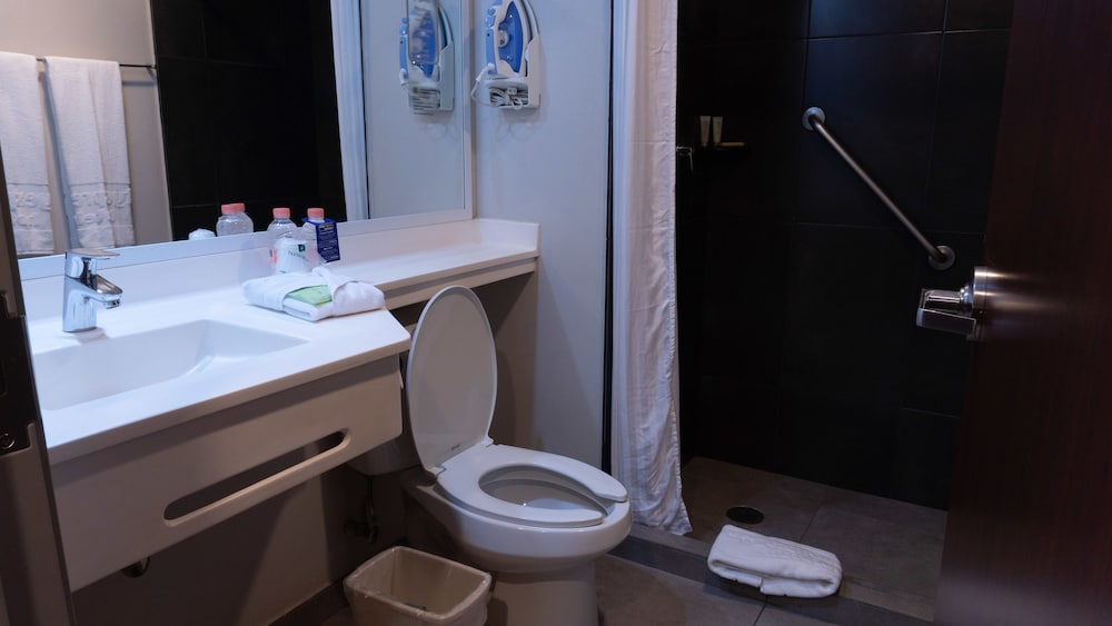 City Express by Marriott Tijuana Insurgentes 50/50