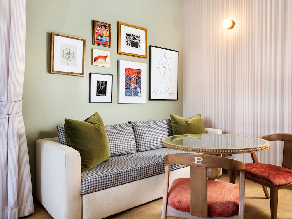 Palihouse Hyde Park Village 32/50