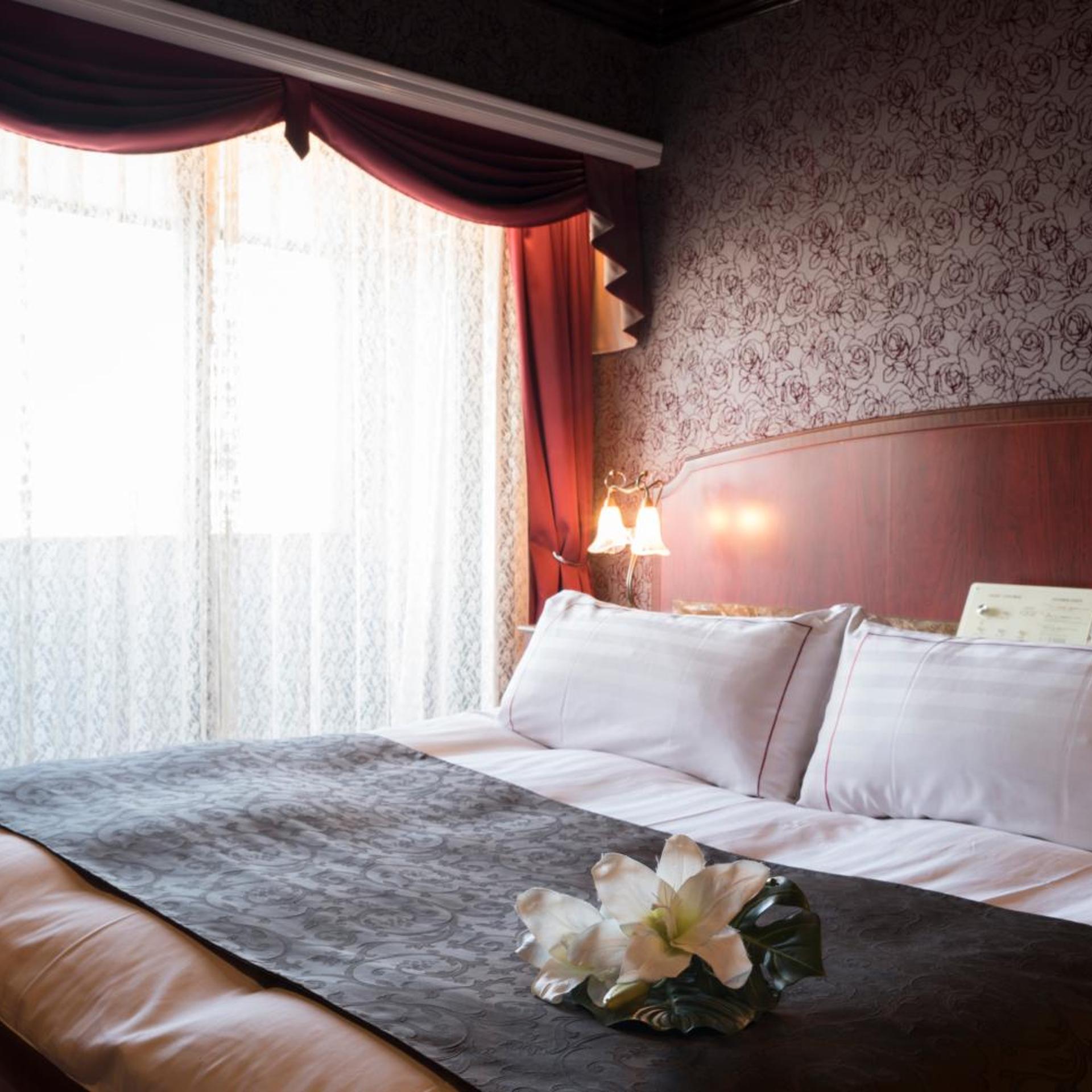 Suite, Queen Bed, Kitchen