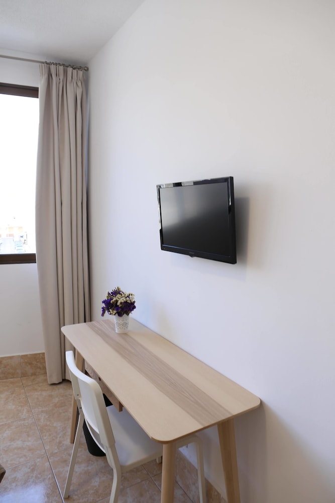 Residencia Cardona 51/57