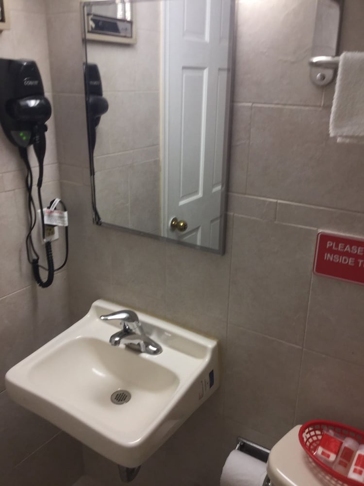 Red Carpet Inn- Bridgeton /Vineland 25/40