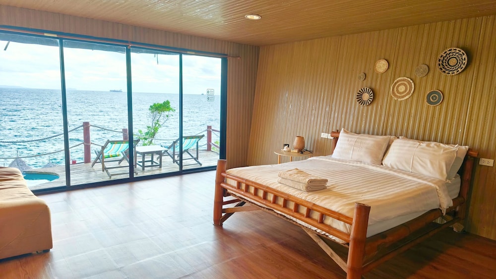 Paree Hut Resort Koh Sichang 8/43