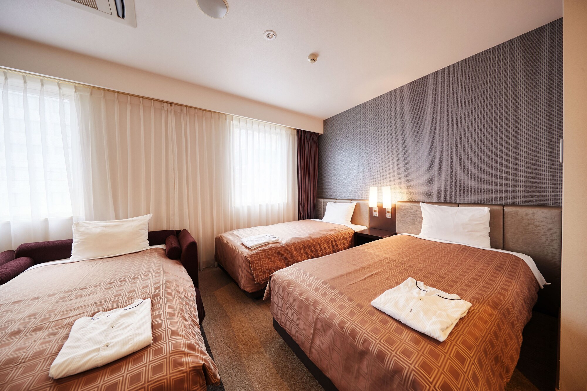 ROOM, TRIPLE