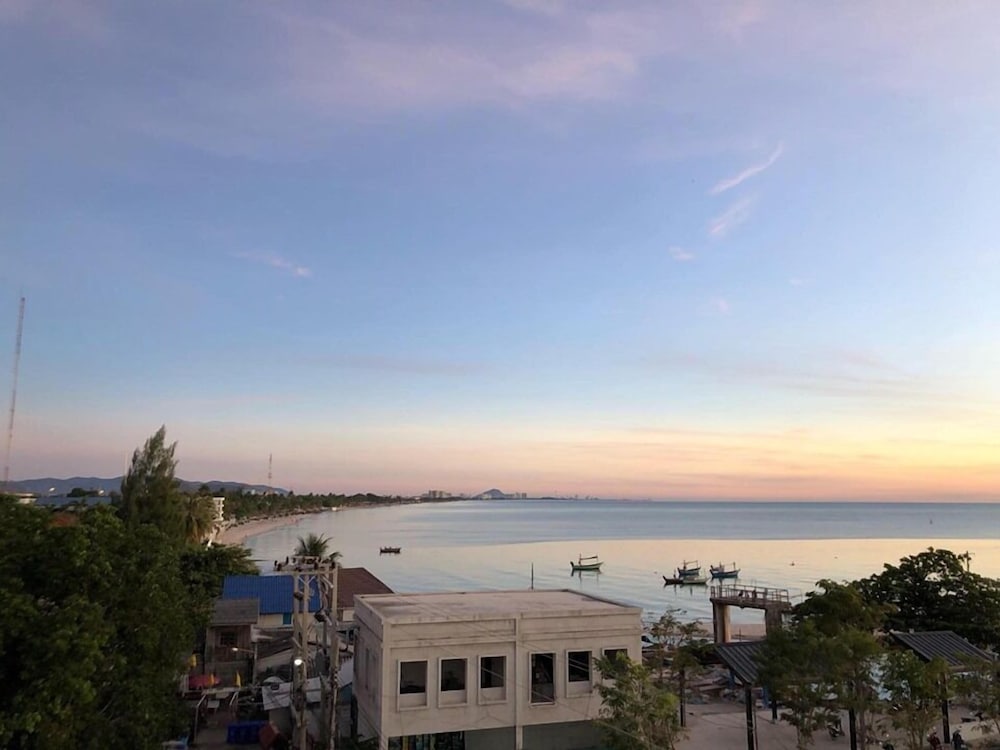 Jetty Huahin Hostel 67/77