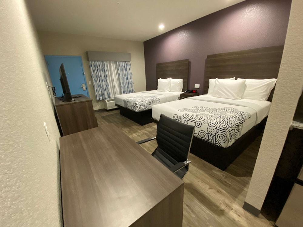 Surestay Plus Hotel By Best Western Ada 20/40
