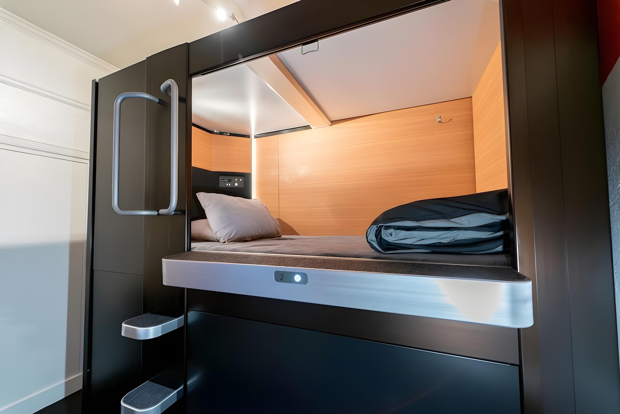 Female Dorm, Female Only, Single Bed, 2 Beds