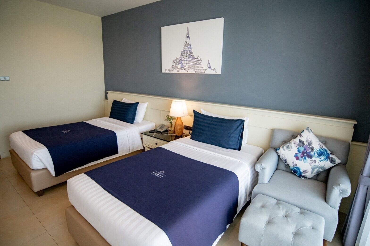 GRAND, DELUXE, TWIN BEDS