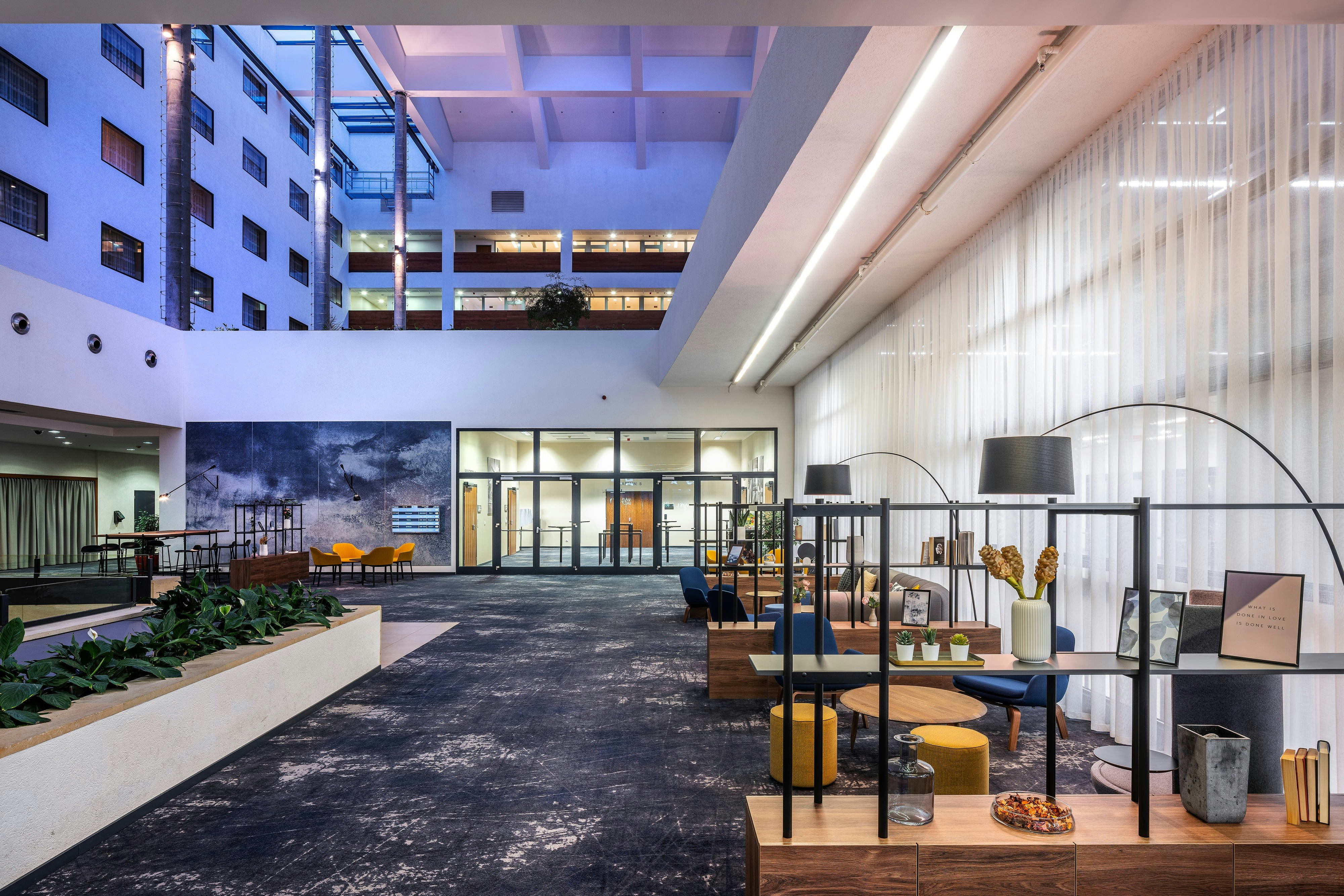 Courtyard By Marriott Prague Airport 35/59