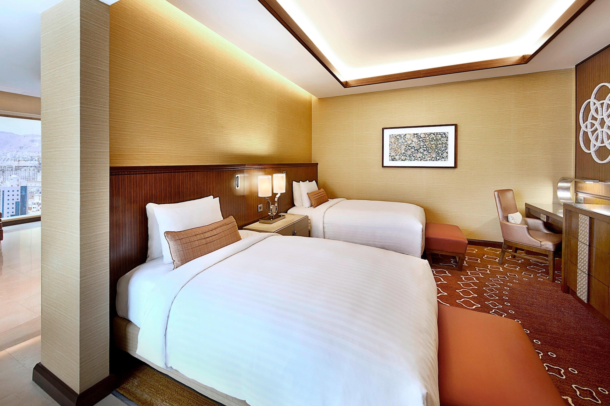 DELUXE, MULTIPLE BEDS, WITH VIEW
