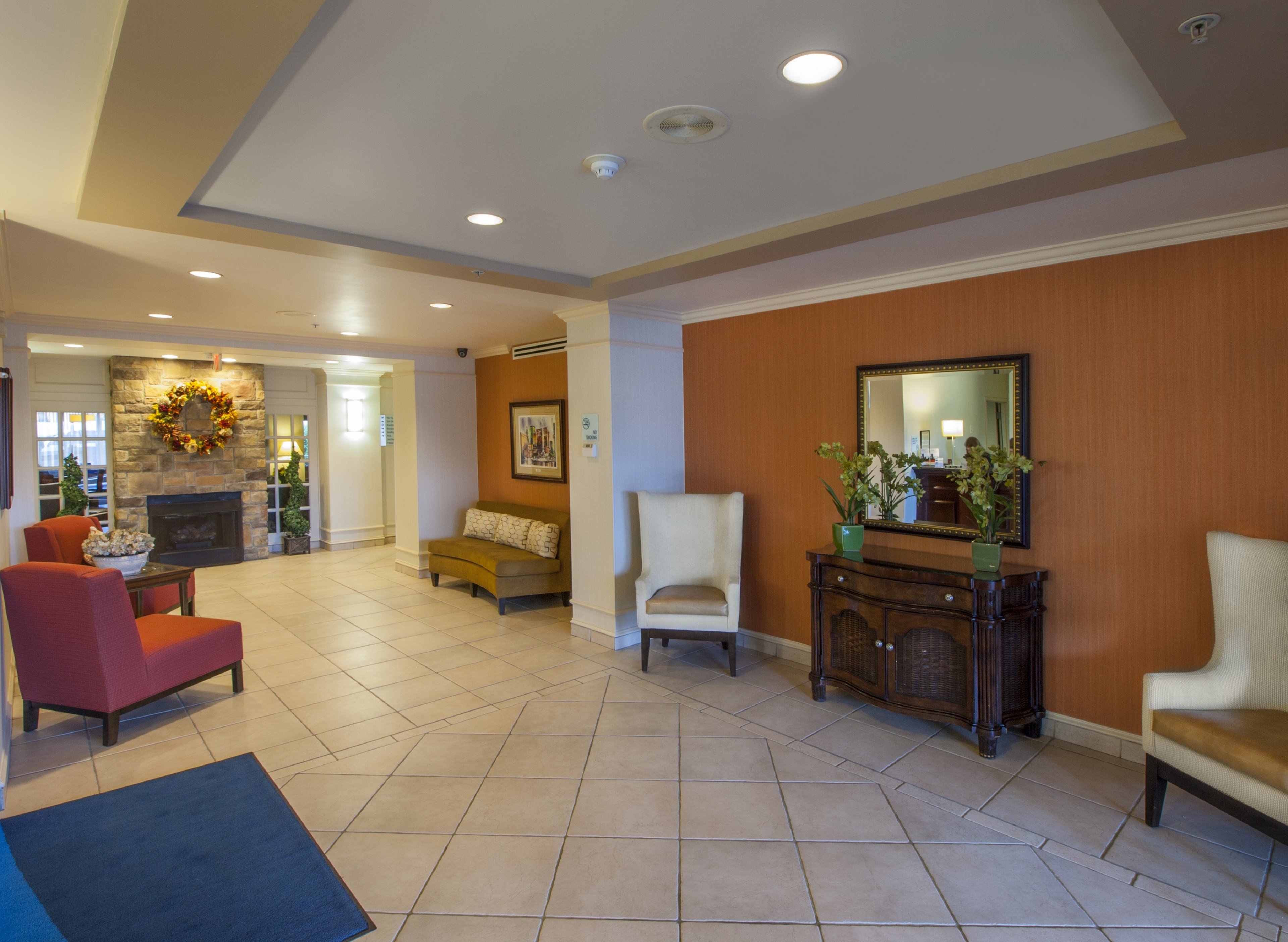Holiday Inn Express Hotel Suites Buffalo Airport 11/58