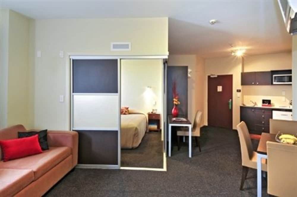 540 on Great South Motel 10/14