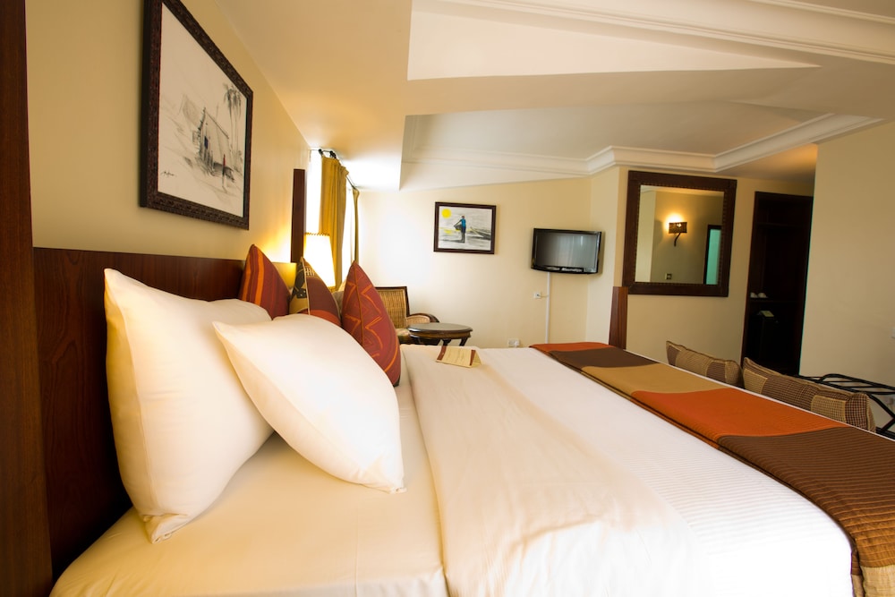 The African Regent Hotel 15/71