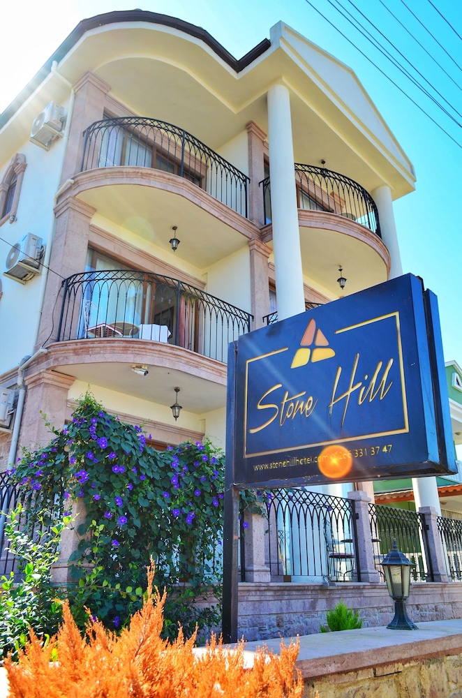 Stone Hill Hotel 4/61