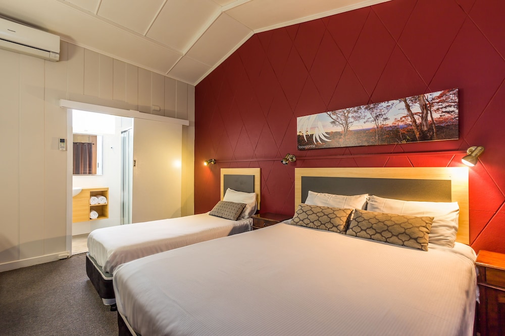 DOWNS MOTEL 20/35