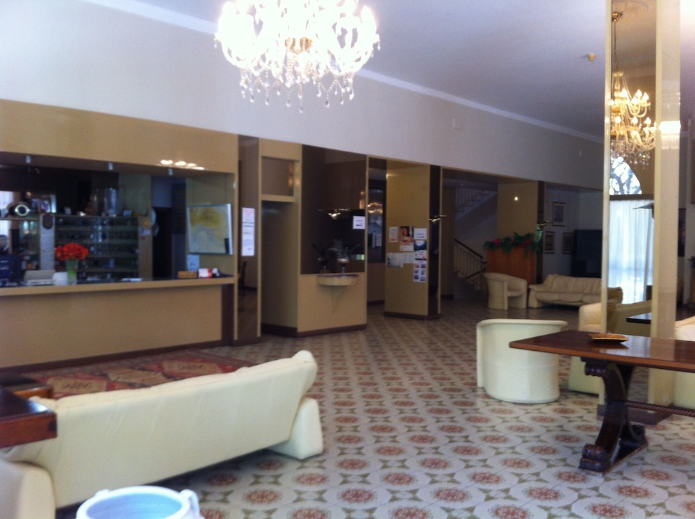 Eden Park Hotel 4/34