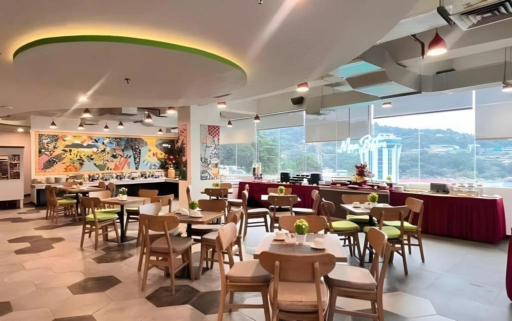 Maxone Hotel Jayapura 24/30