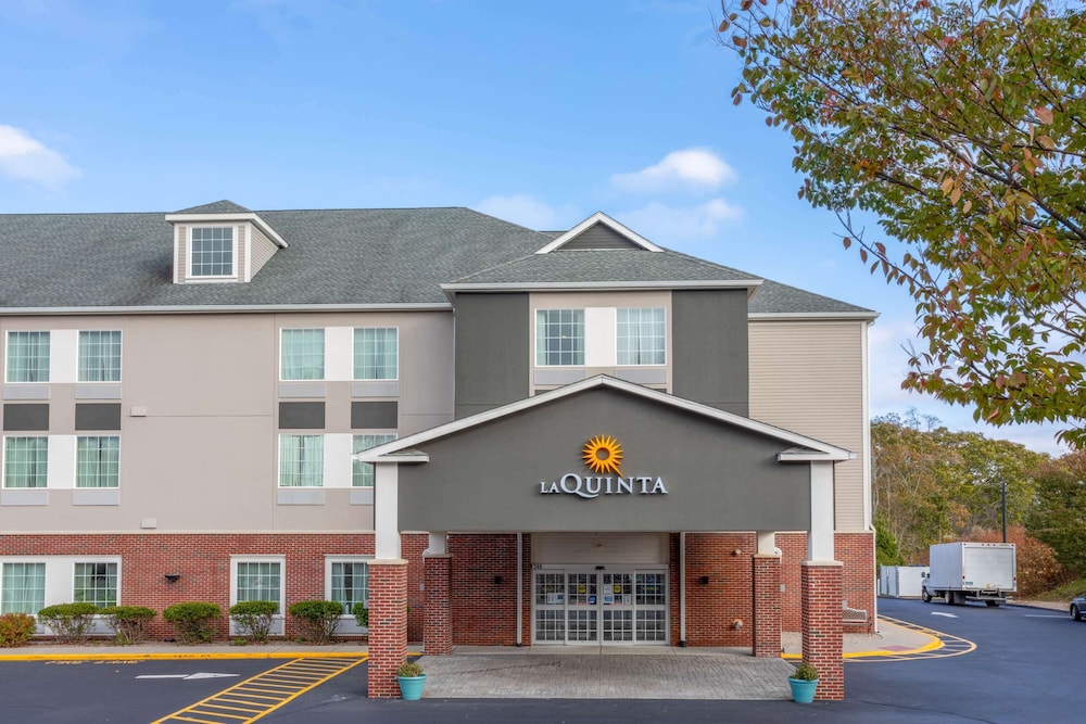 La Quinta Inn Suites By Wyndham Stonington Mystic Area 7/59