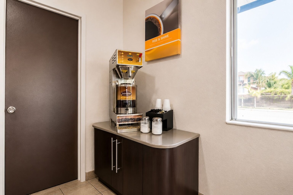 Motel6 Bakersfield, CA - Airport 41/63
