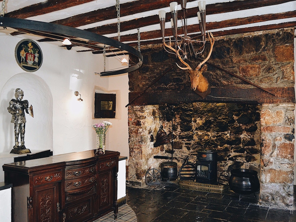 Dobbins Inn 37/39