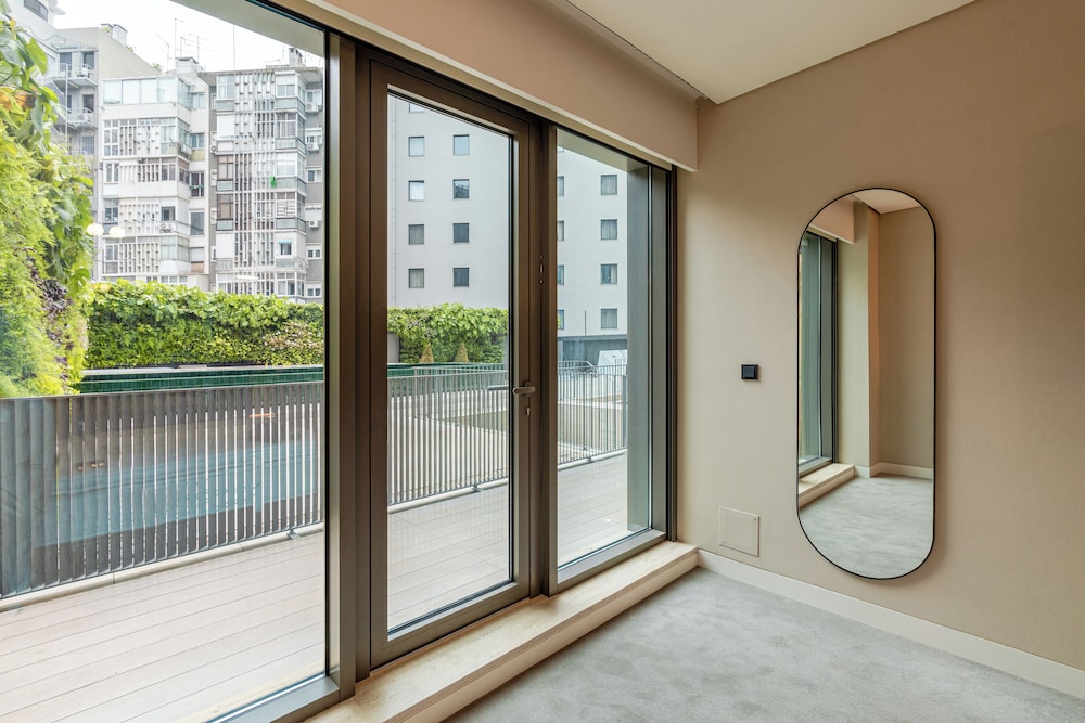Luster Hotel 3/58