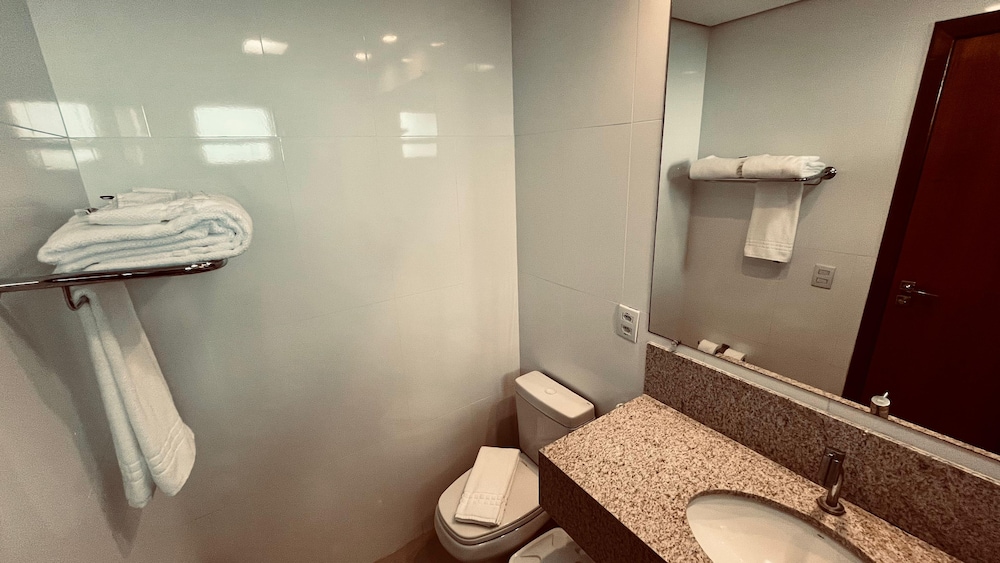 Hotel Amsterdam Montes Claros (ex. eSuites Montes Claros by Atlantica) 54/57
