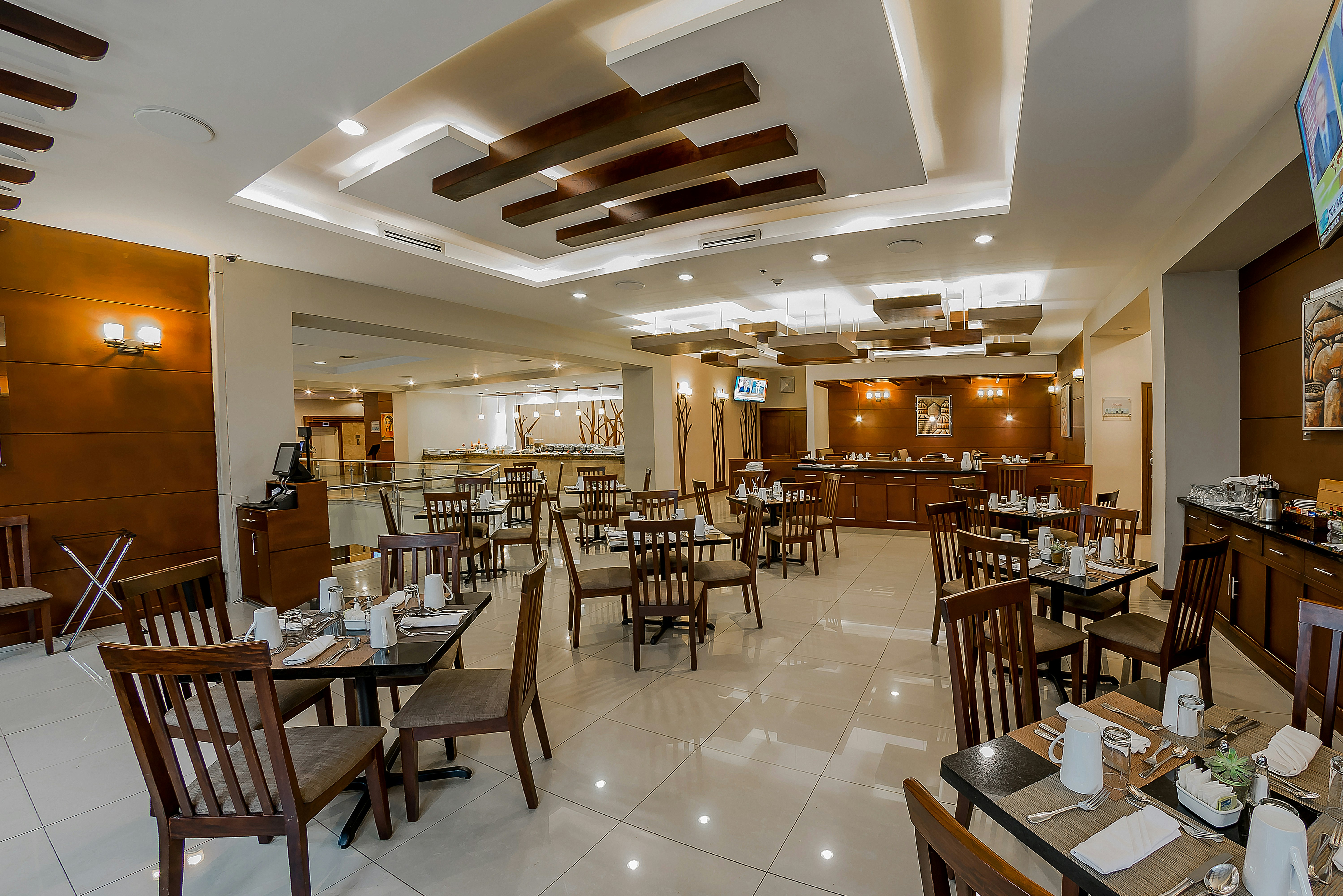 HOLIDAY INN GUATEMALA 58/78