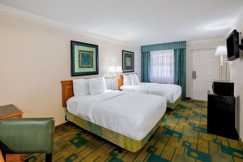 La Quinta Inn Lufkin 24/49
