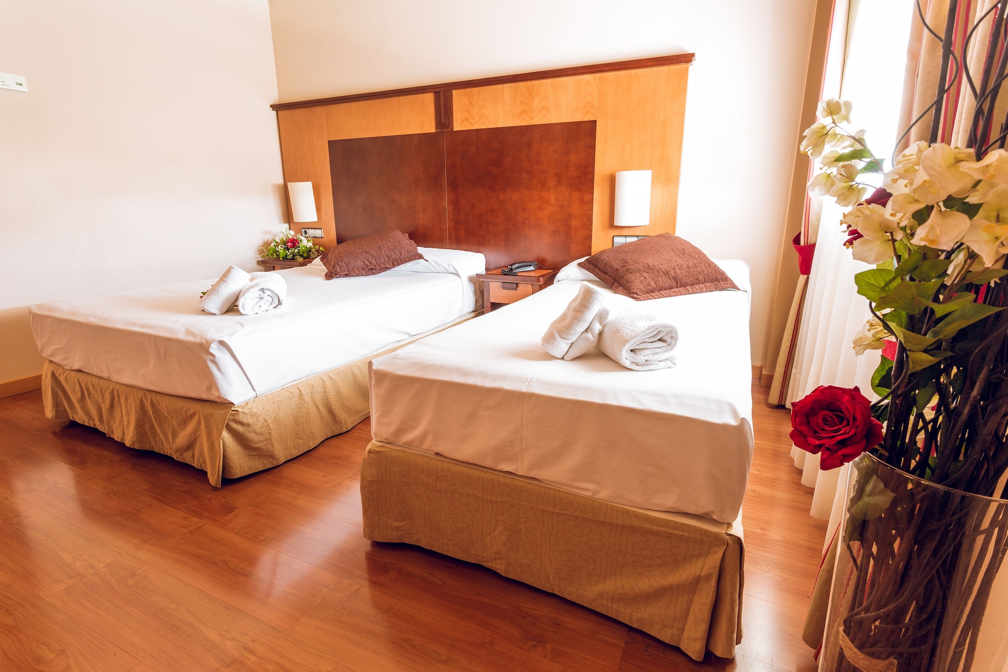 ROOM, DOUBLE BED, WITH EXTRA BED