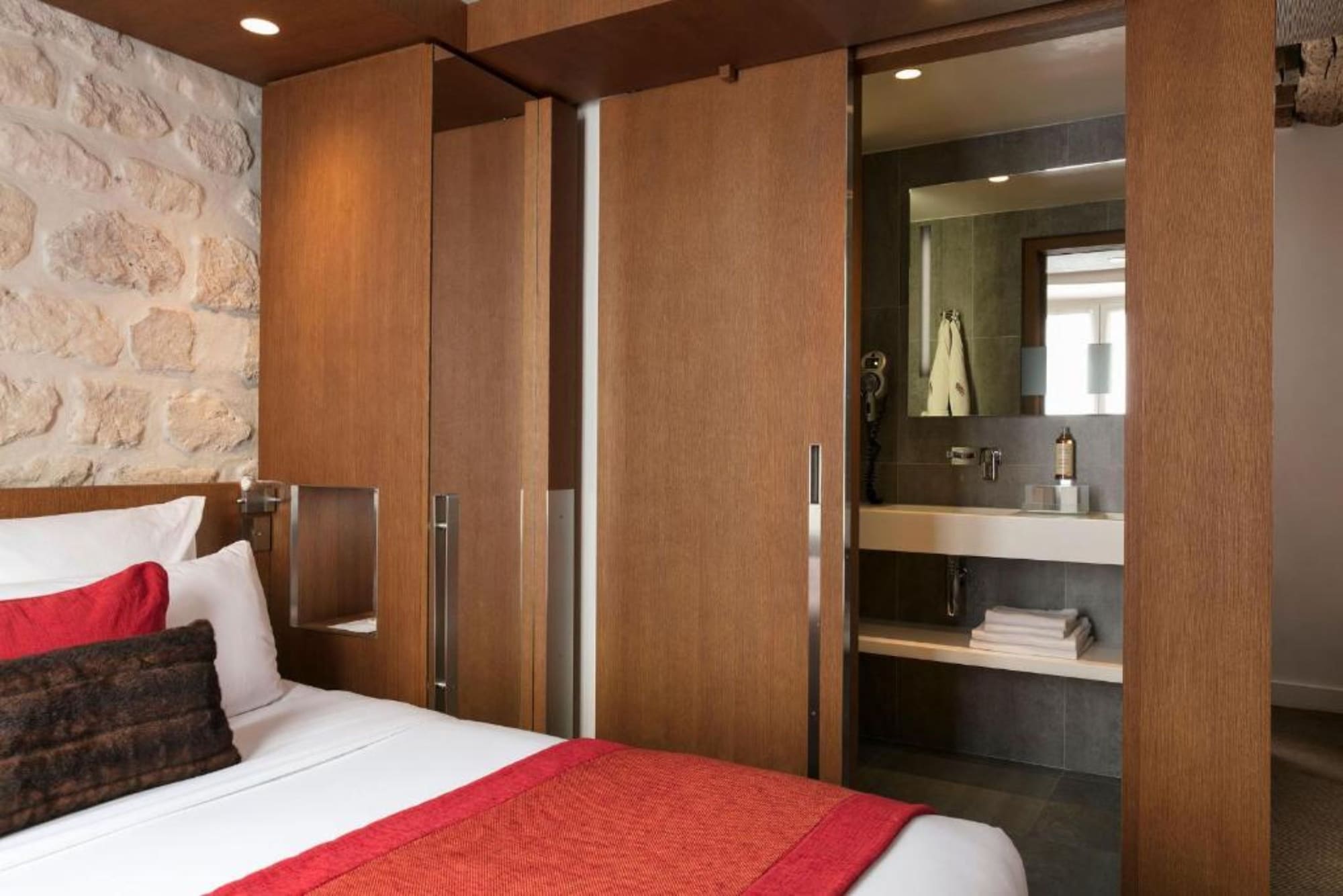 ROOM, TRIPLE