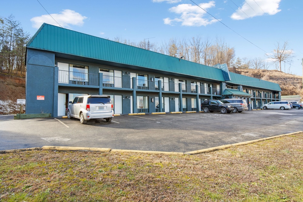 OYO Hotel Mt Vernon KY I 75 29/35
