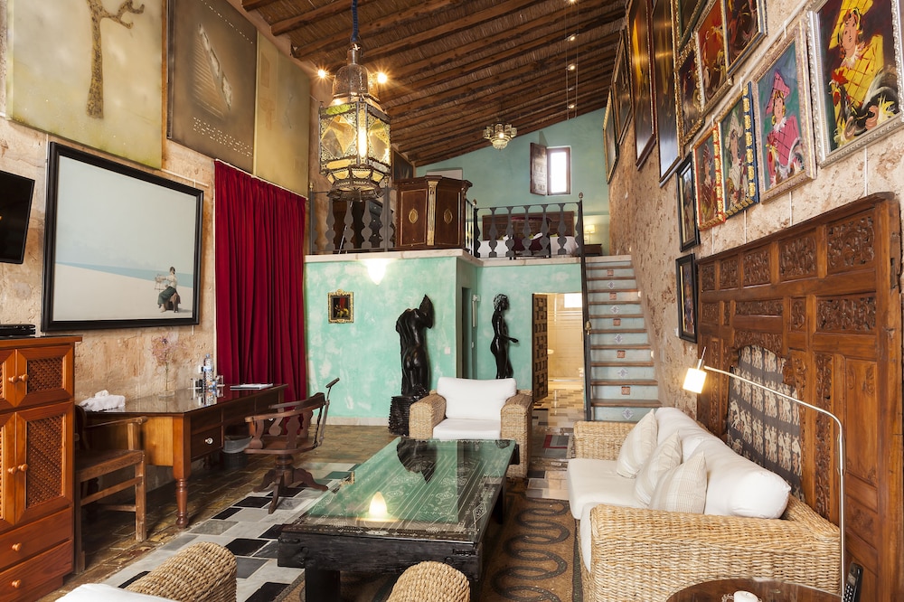 Es Revellar Art Resort - Adults Only 84/110