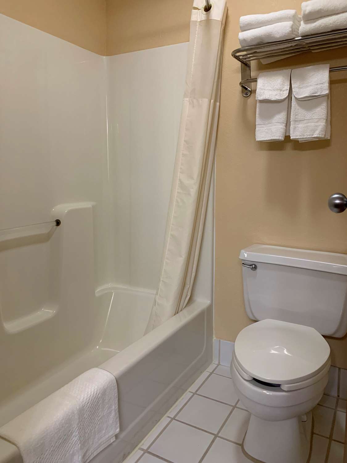Quality Inn Ottawa near Starved Rock State Park 12/12