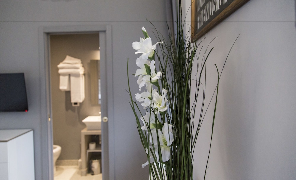 504 CORSO SUITES 8/76