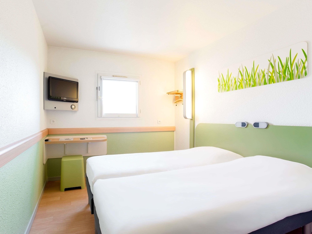 Ibis Budget Pau Est 22/71