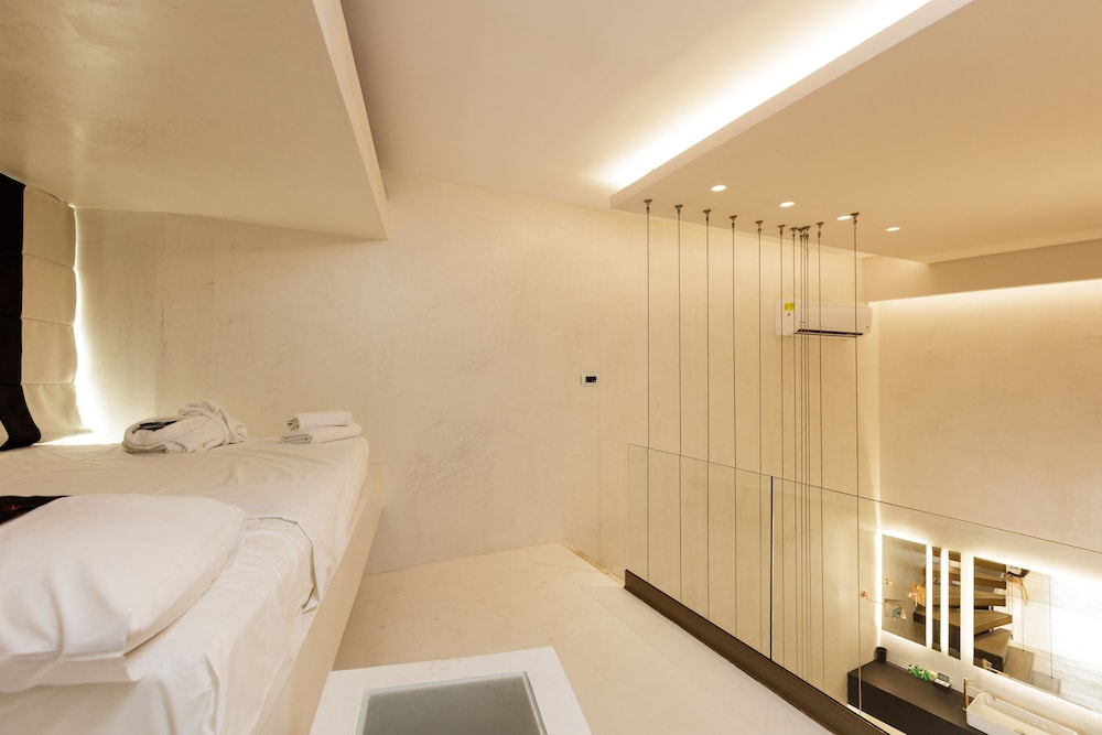 Kahlua Sea View Suites 64/67