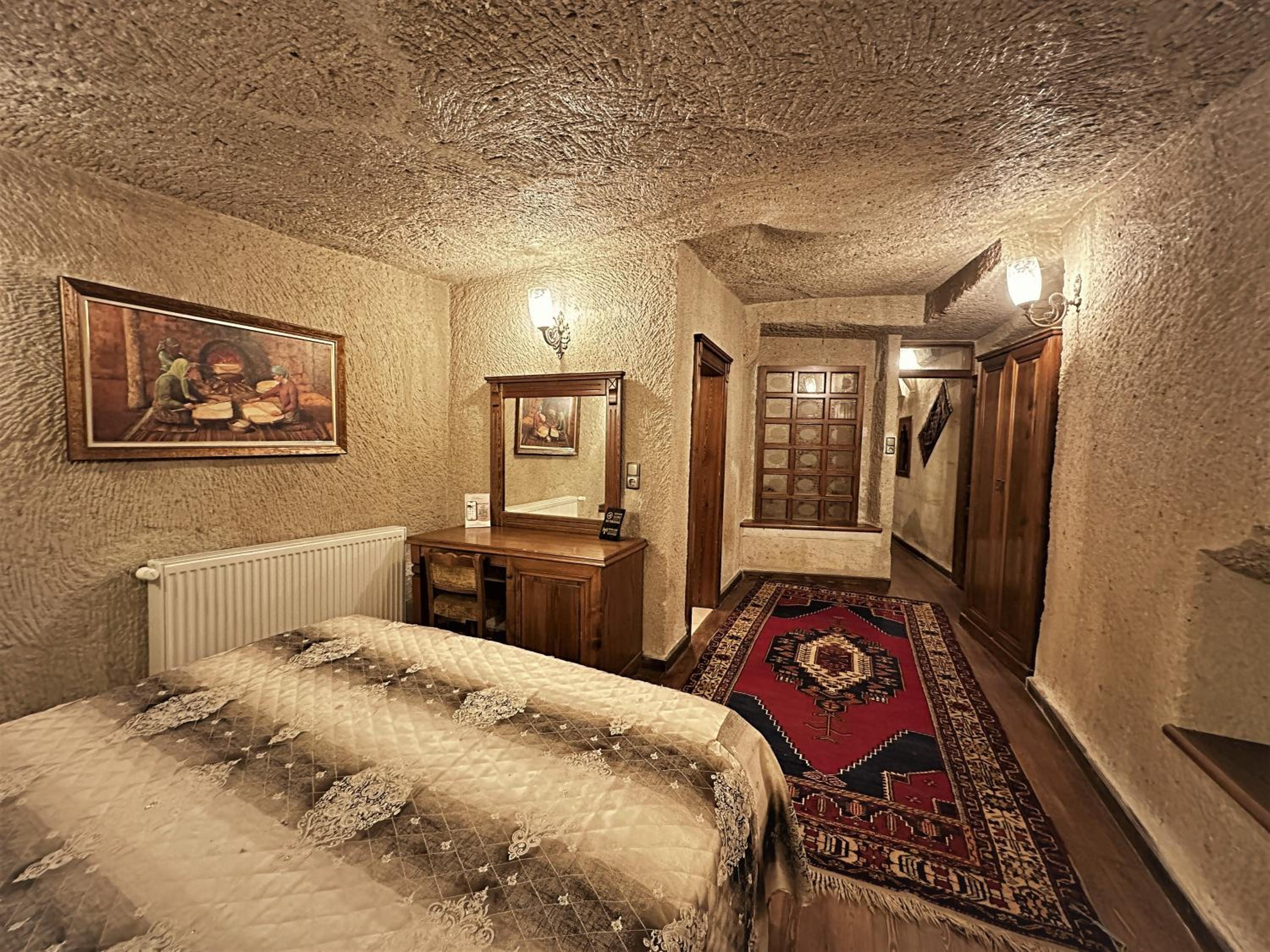 Cave, Junior Suite