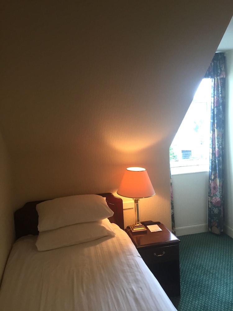 NETHYBRIDGE HOTEL 23/71