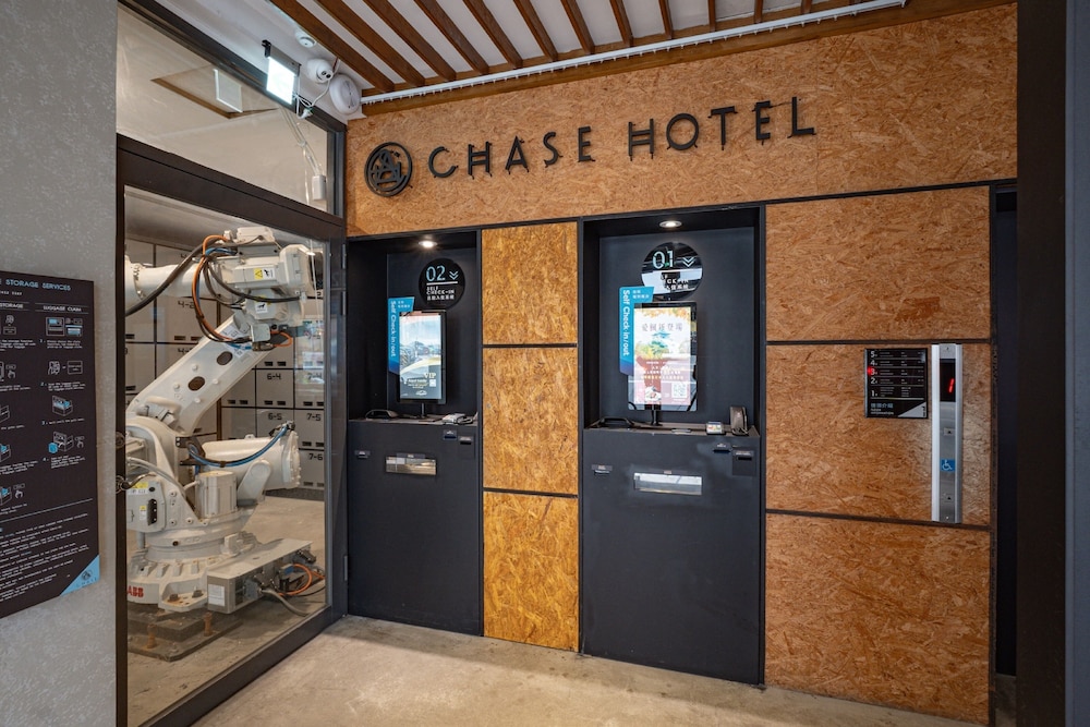 CHASE WALKER HOTEL 13/70