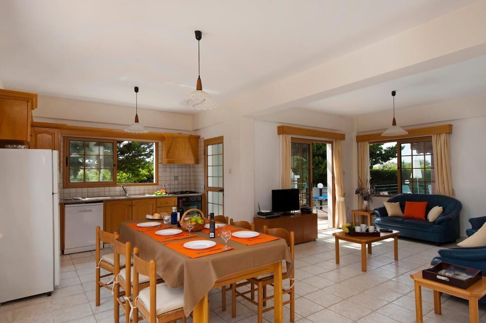 Panareti Coral Bay Resort 56/68