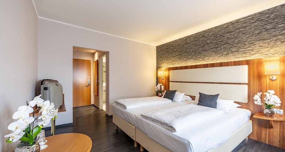 Comfort, King Bed, Convertible Double Bed، Plaza Hotel Zwickau 7/10