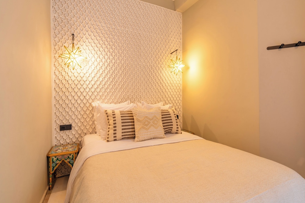 Riad XO Amira Victoria 30/50
