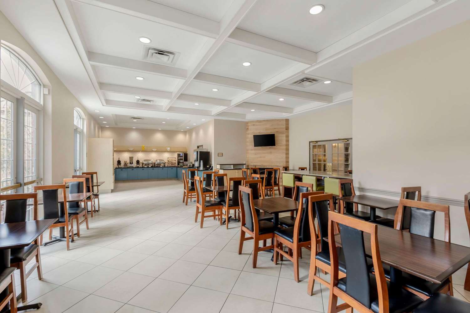 Country Inn & Suites By Radisson, Elk Grove Village/Itasca 19/30