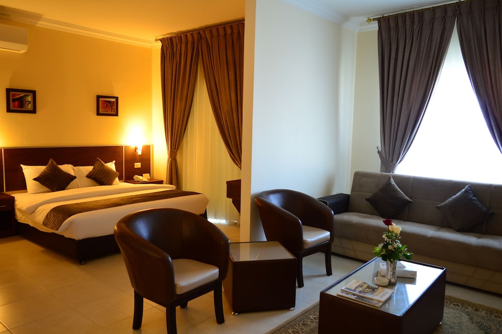 Ream Hotel 32/50