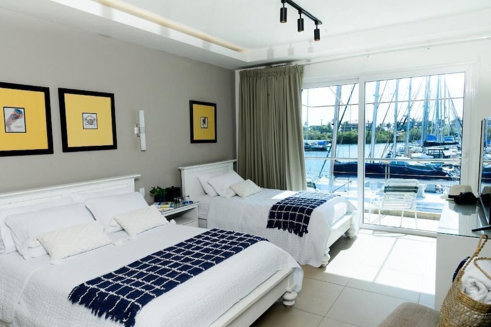 Marina Hotel at Shelter Bay 12/50
